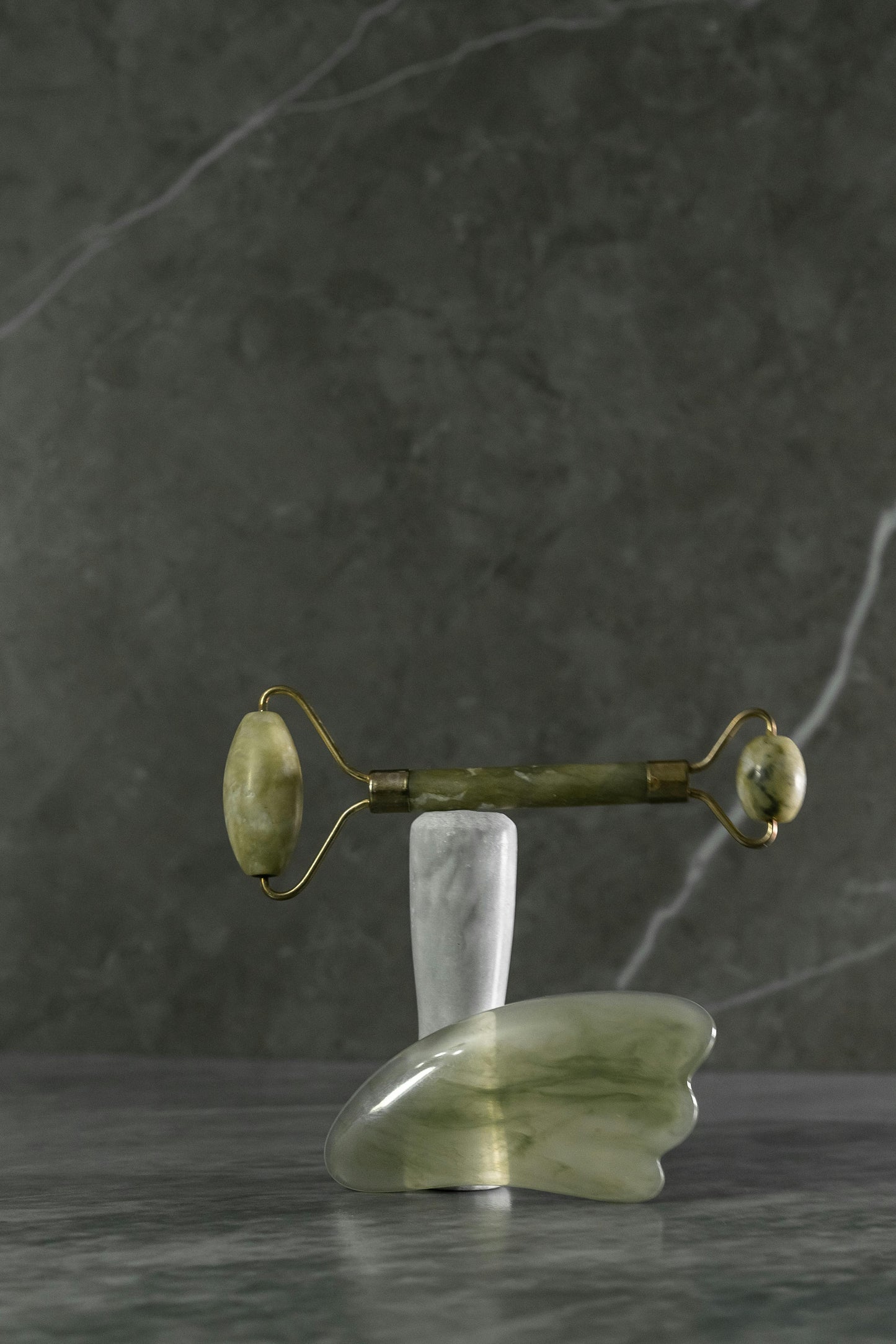 Jade Glow Ritual Set – Gua Sha & Facial Roller